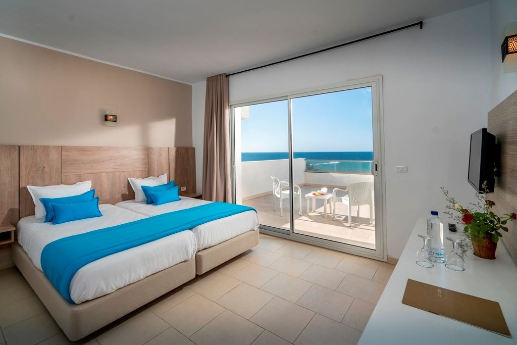 rooms-superior-family-room