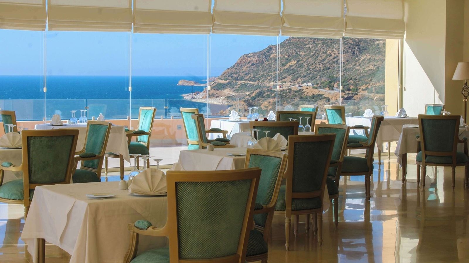 restaurants-amwej-main-restaurant