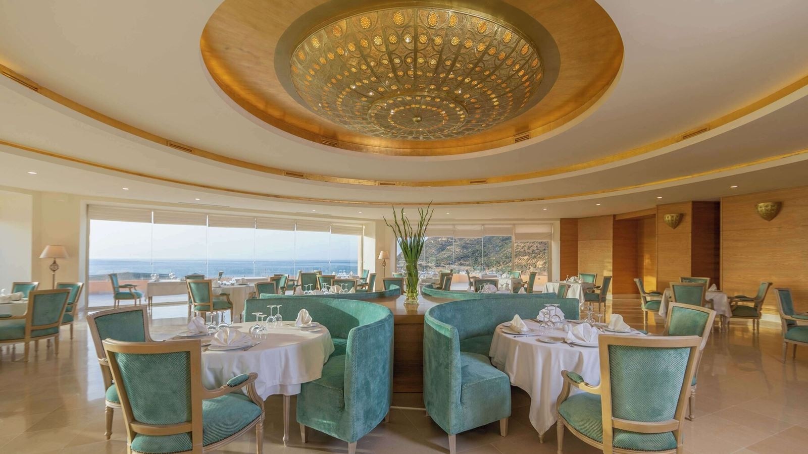 restaurants-amwej-main-restaurant