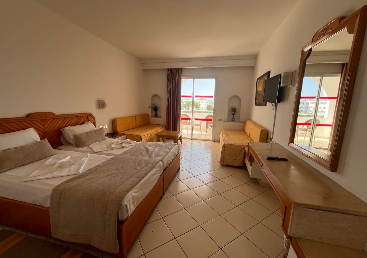 rooms-standard-room-garden-or-pool-view