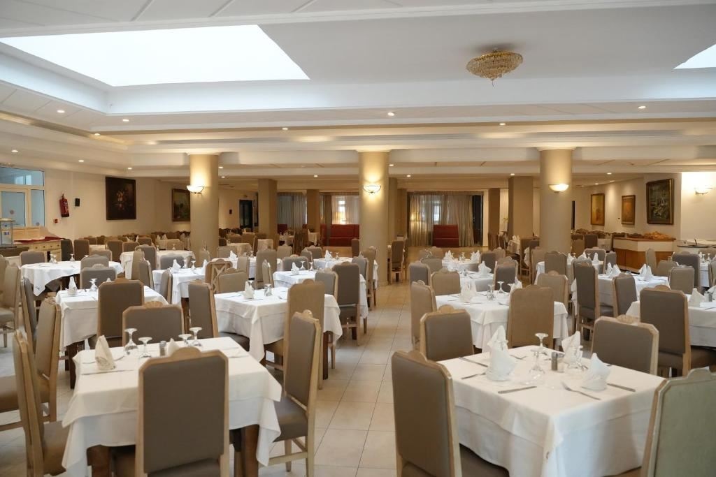 restaurants-restaurants