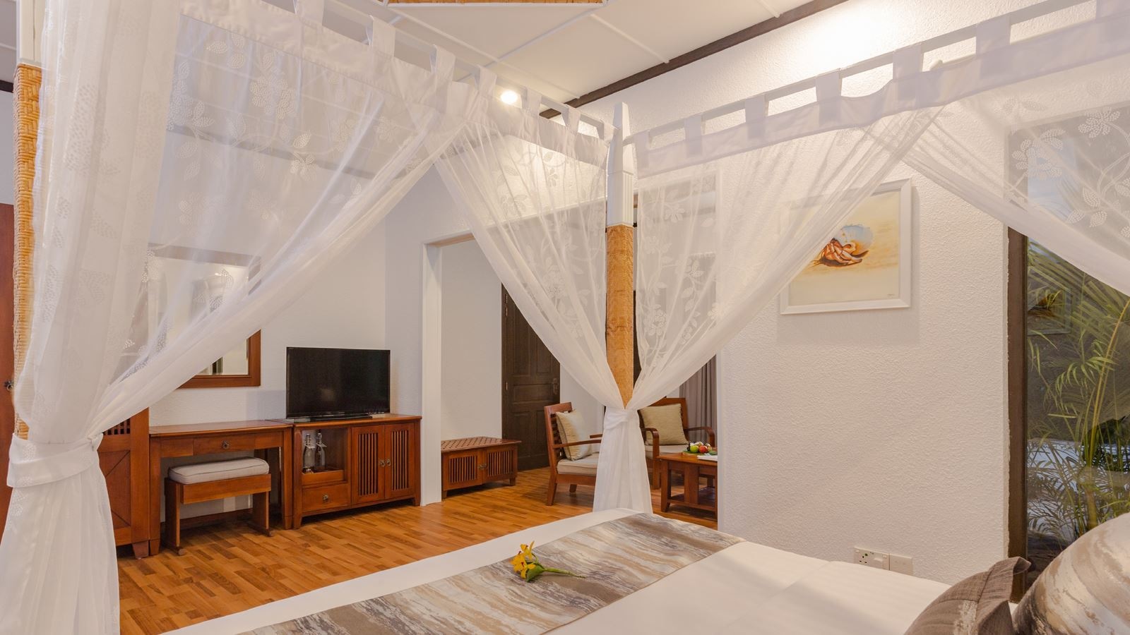 rooms-deluxe-beachfront--room