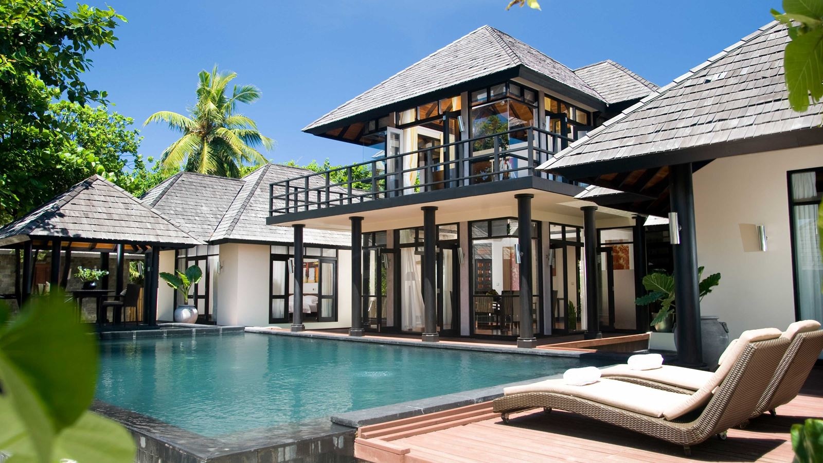 rooms-two-bedroom-beach-residence-with-family-pool-and-private-pool