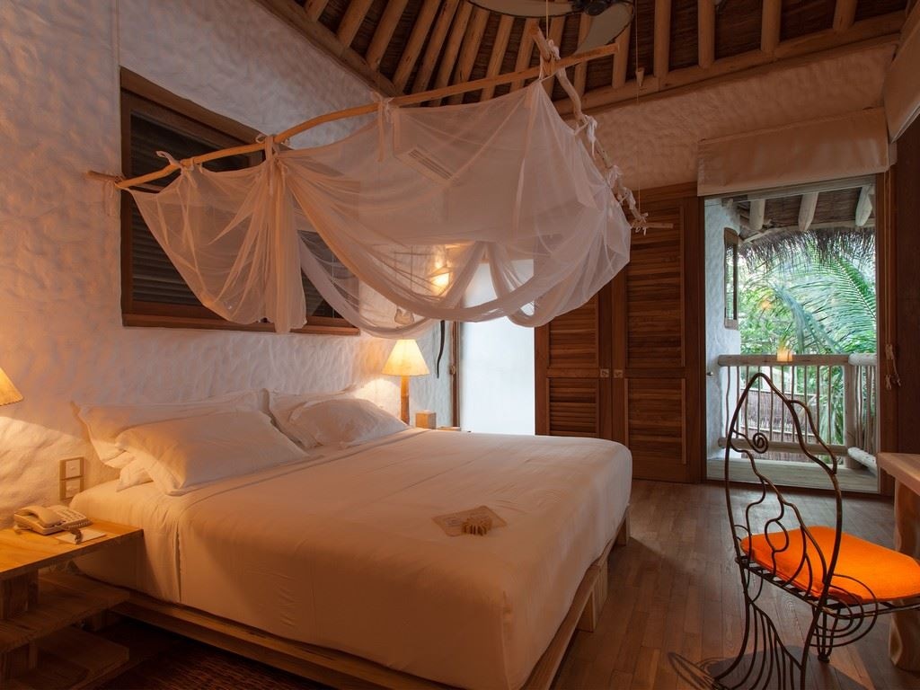 rooms-crusoe-villa-suite-with-pool