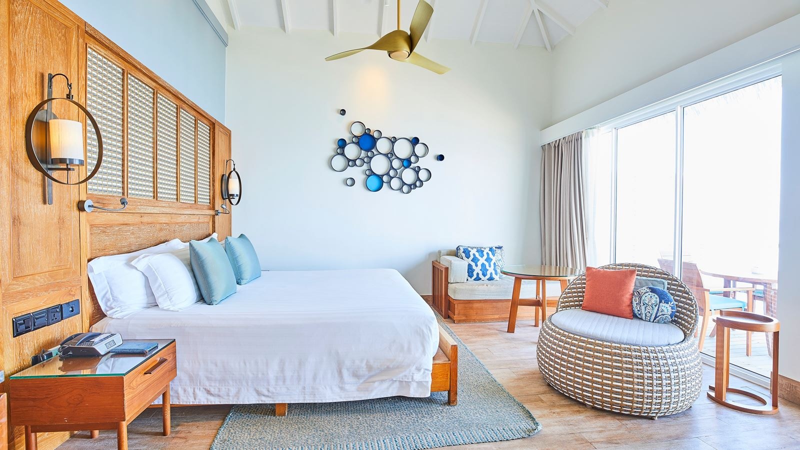 rooms-family-overwater-villa-with-kids-bedroom