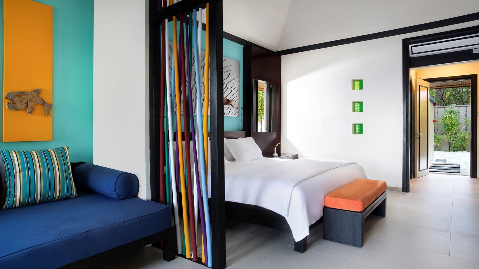 rooms-beachfront-jet-pool-villa