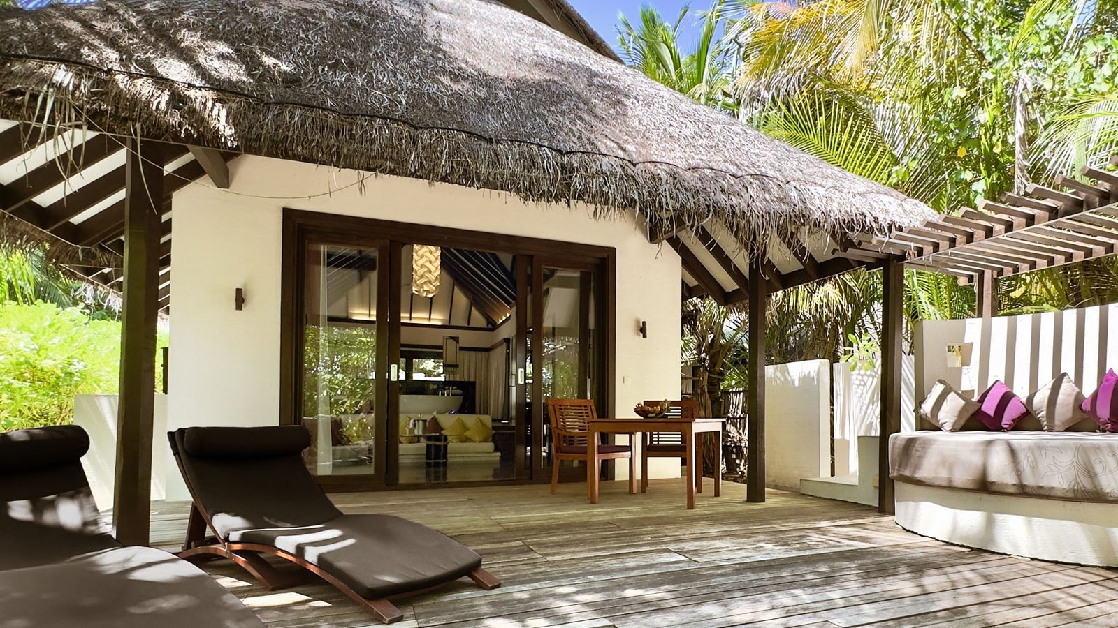 rooms-beach-villa-with-pool