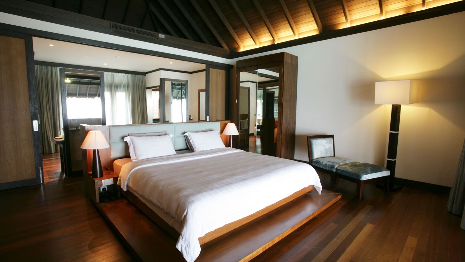 rooms-water-villa-with-pool