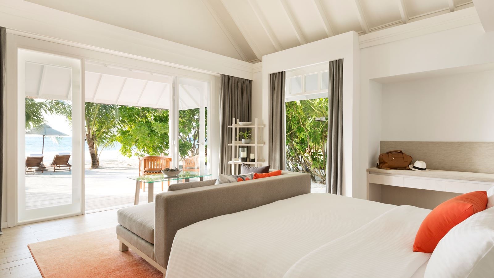 rooms-beach-pool-villa