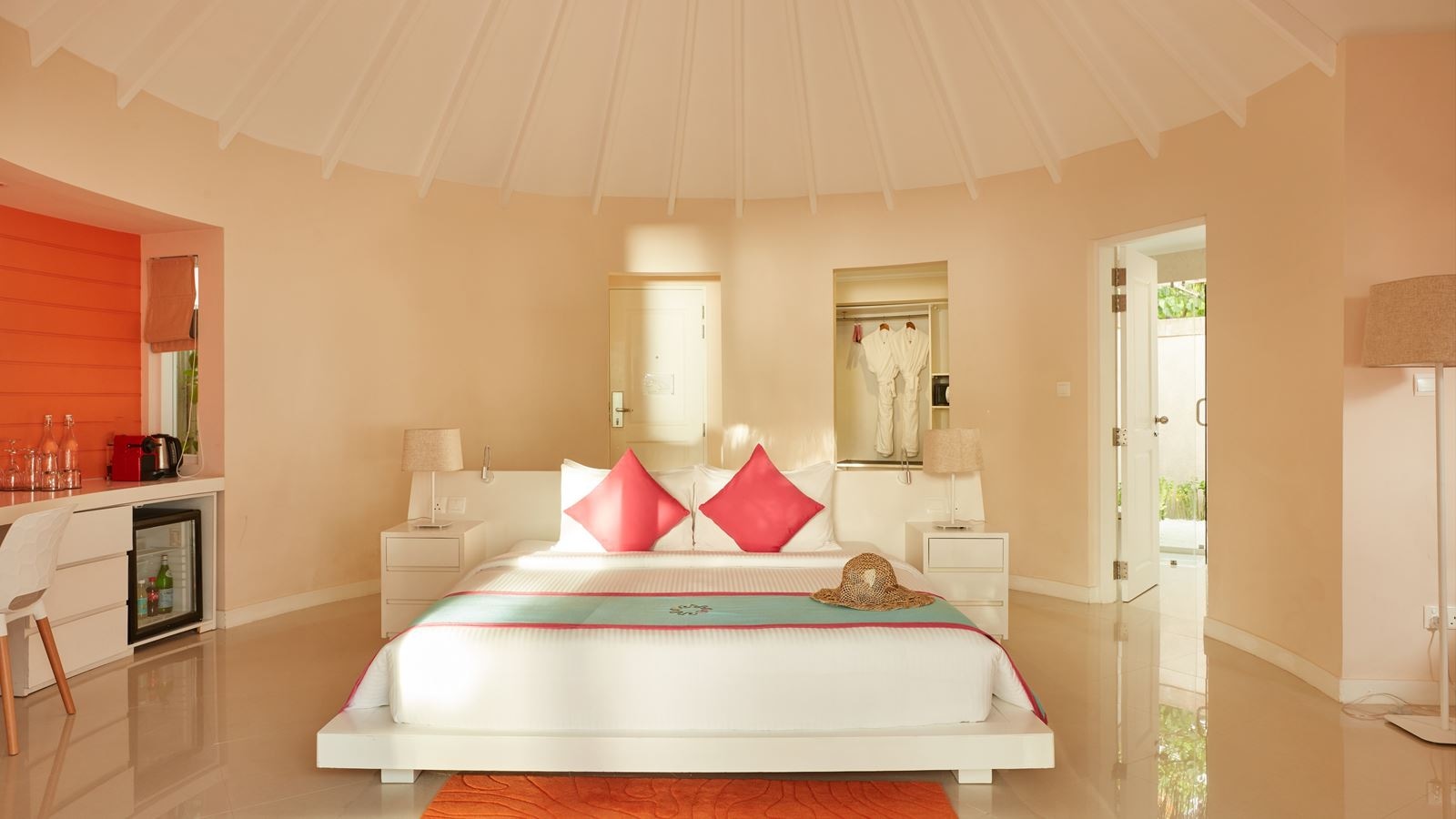 rooms-deluxe-beach-villa