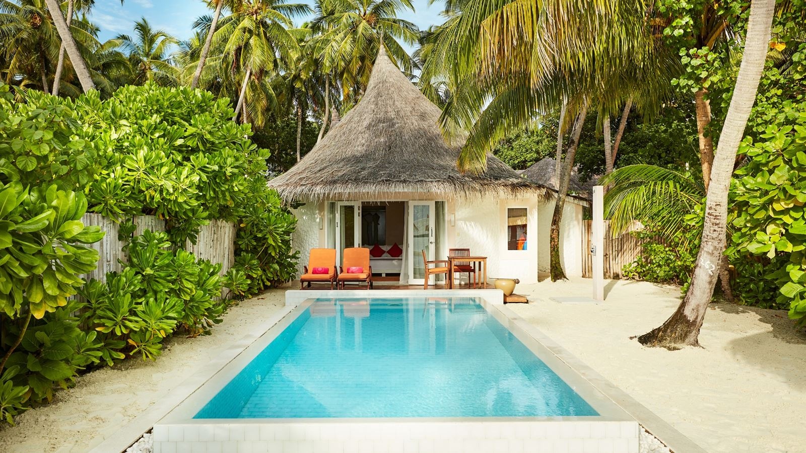 rooms-beach-villa-with-pool