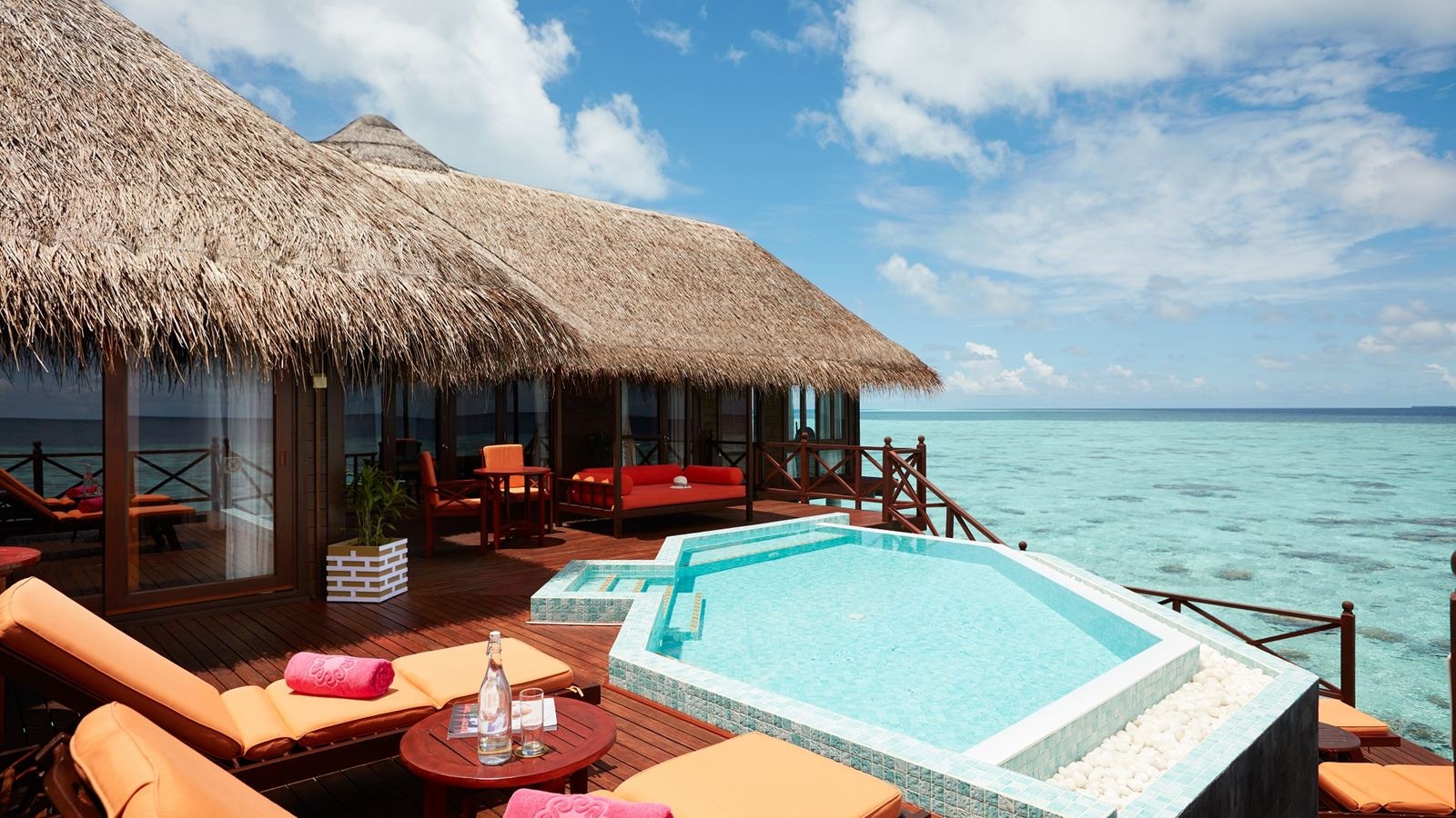 rooms-two-bedroom-water-villa-with-pool