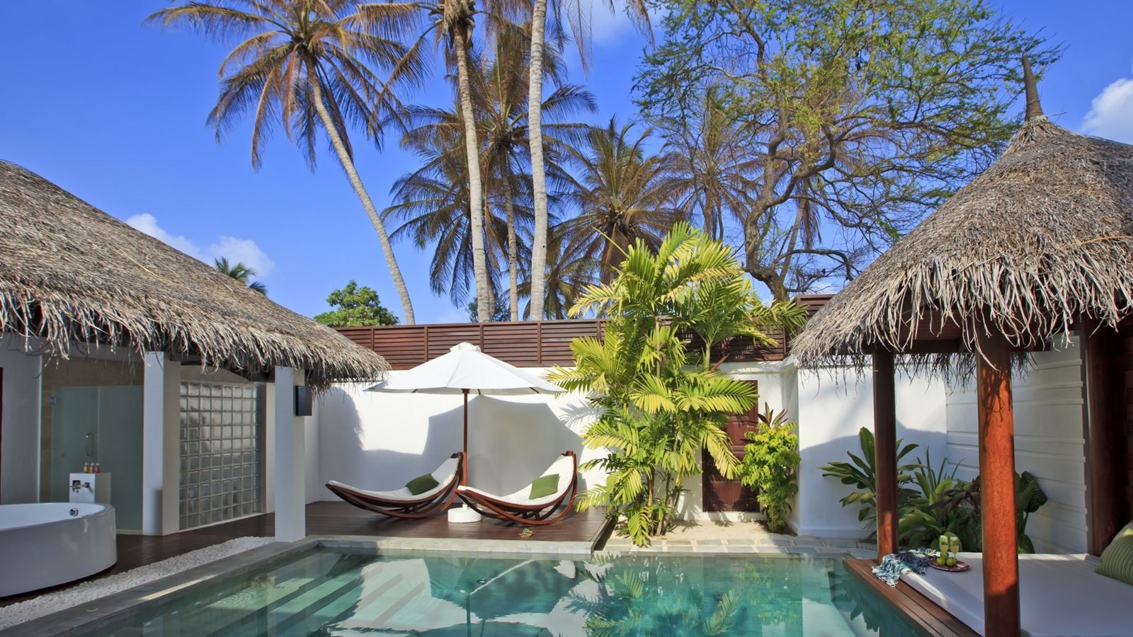 rooms-pool-villa
