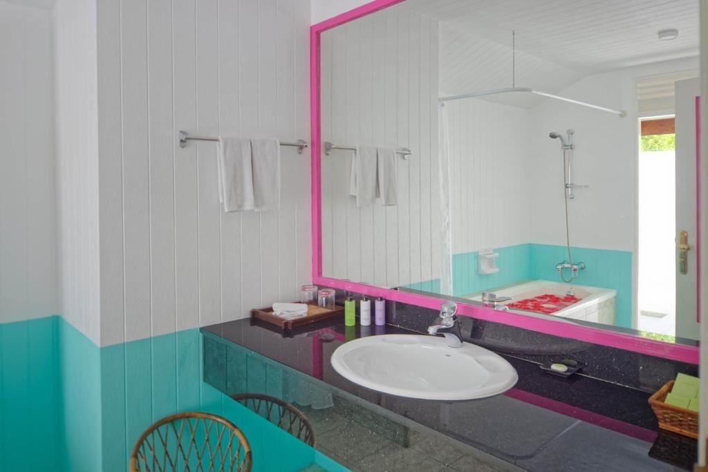 rooms-lagoon-beach-villa