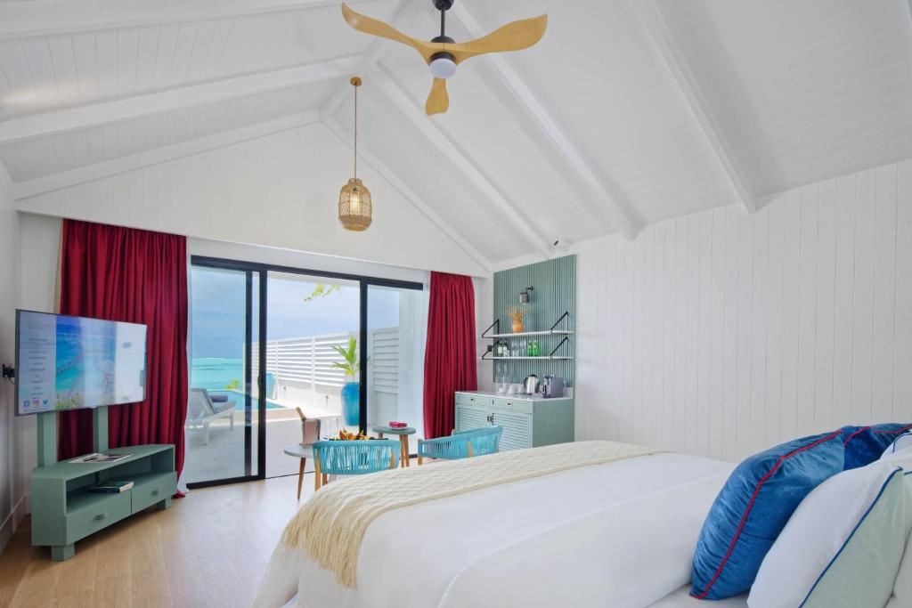 rooms-deluxe-beach-pool-villa