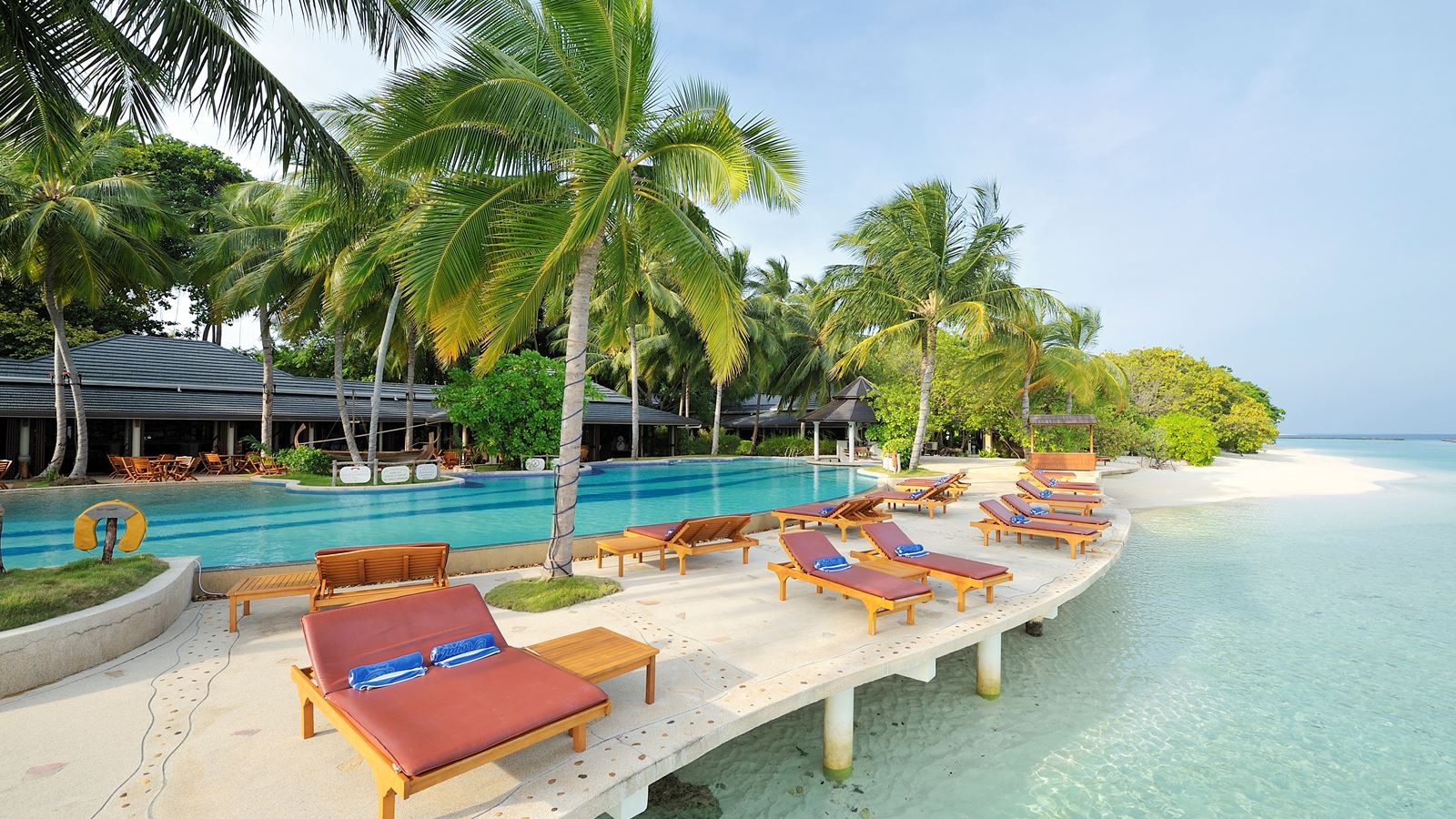 restaurants-pool-bar