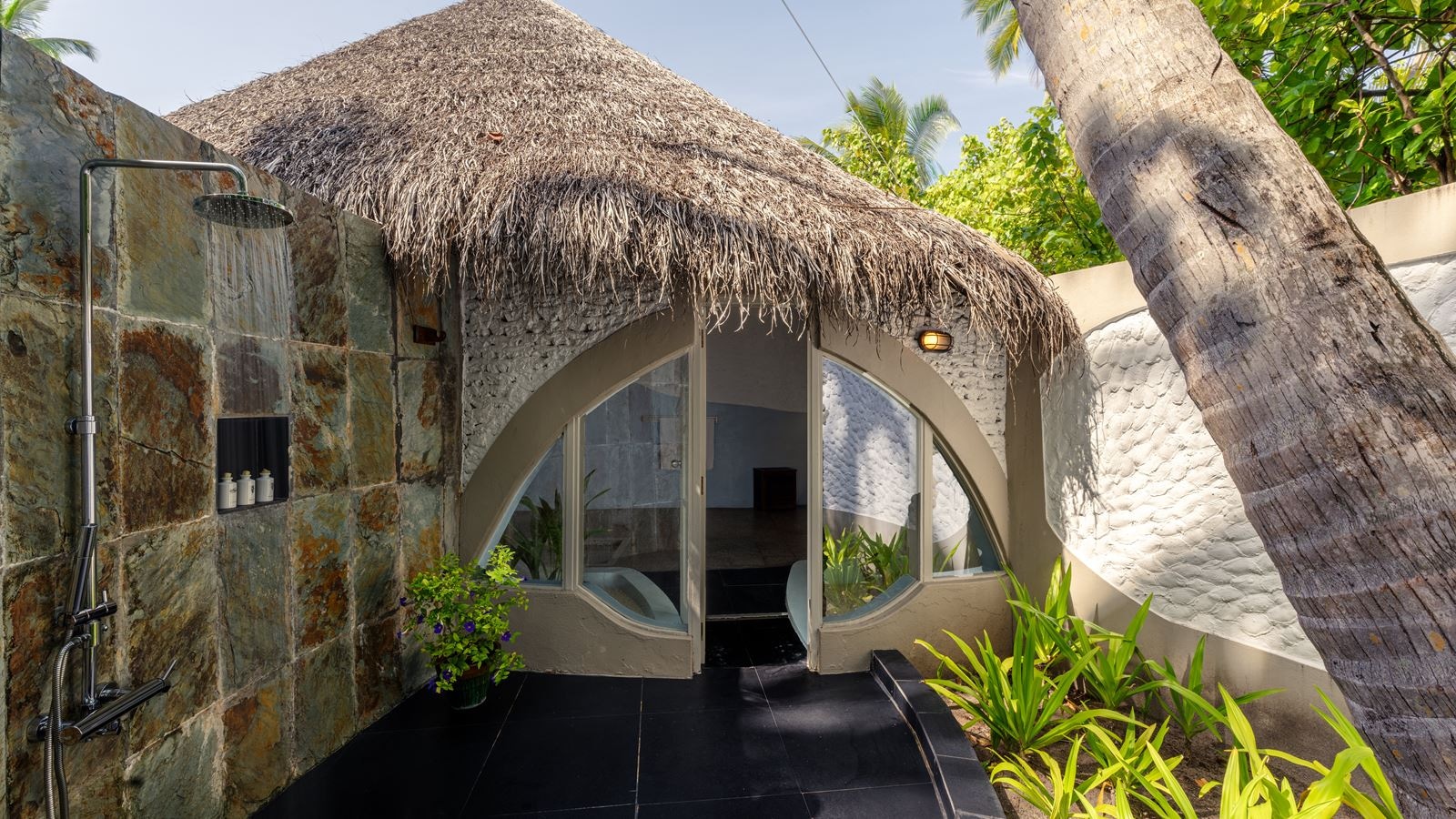 rooms-deluxe-beach-villa