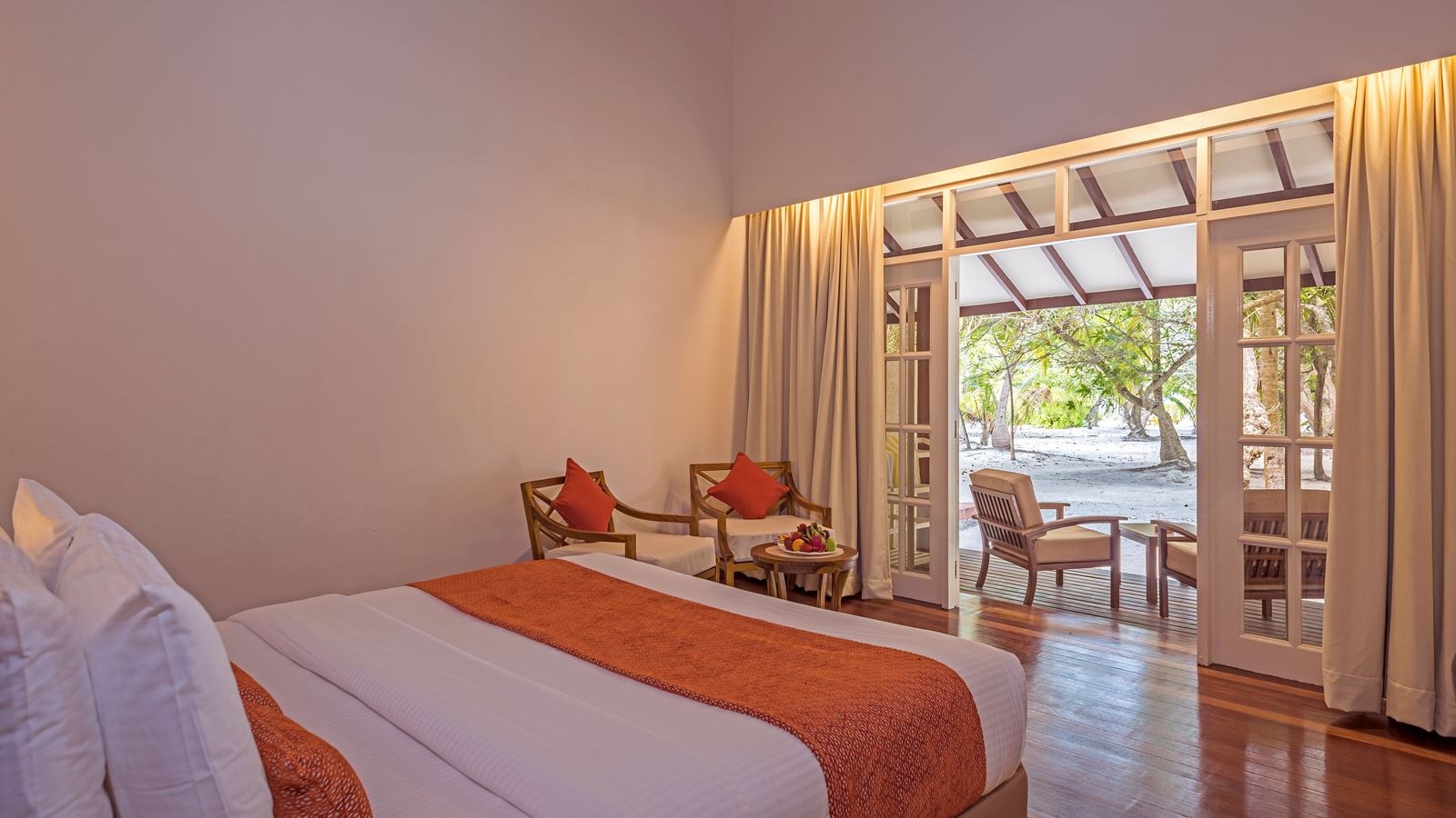 rooms-deluxe-beach-villas