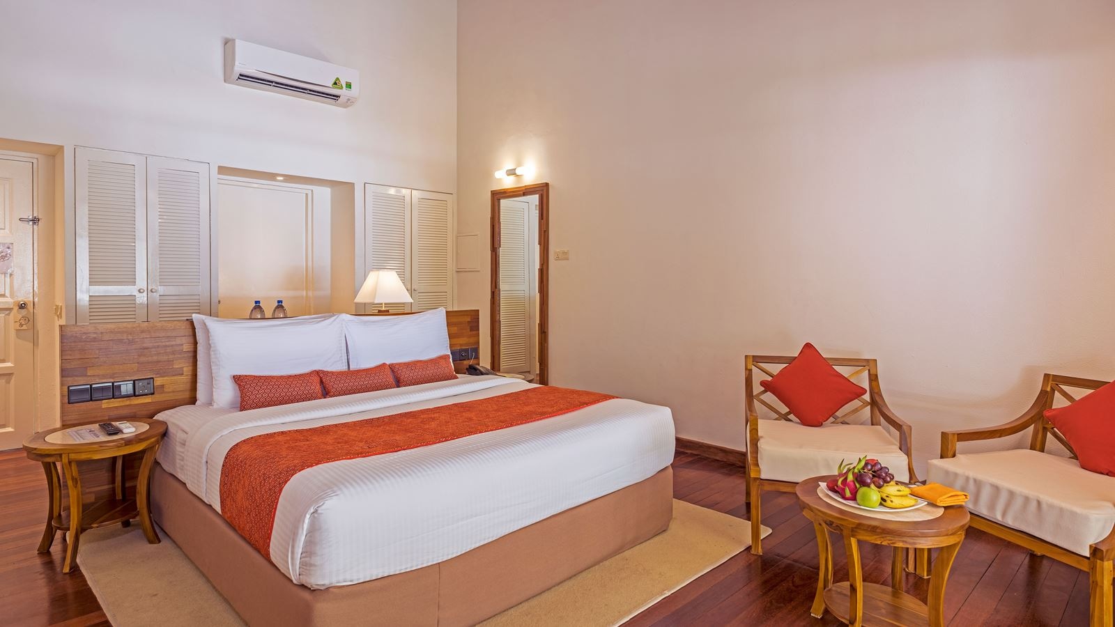 rooms-deluxe-beach-villas