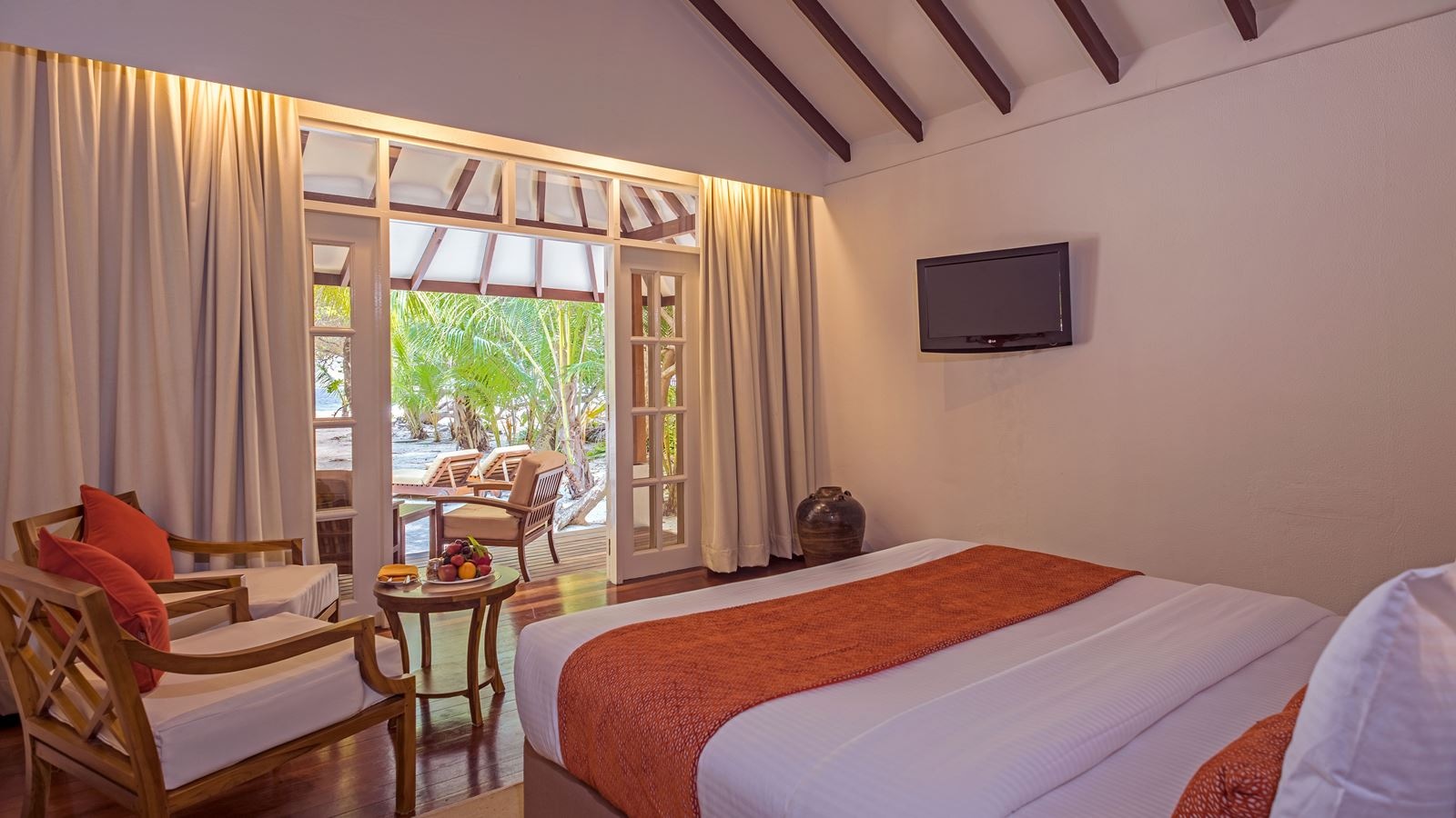 rooms-deluxe-beach-villas