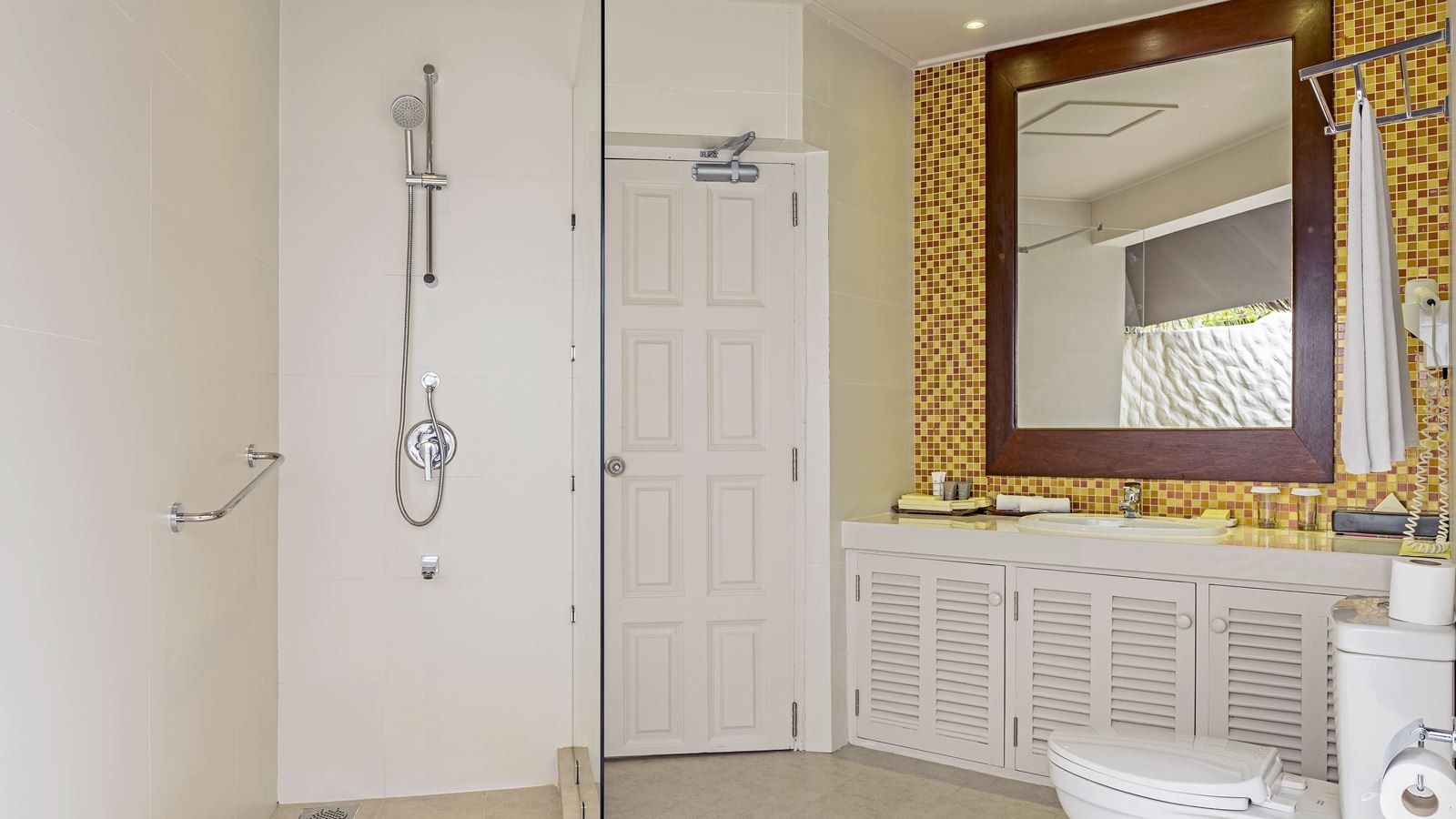 rooms-deluxe-beach-villas