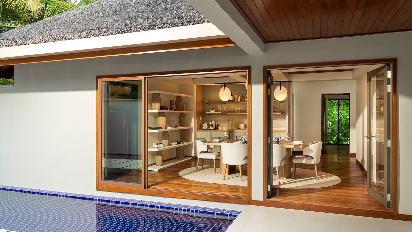 rooms-three-bedroom-beach-pavilion-with-pool