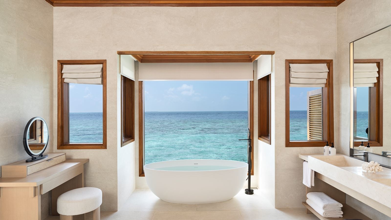 rooms-ocean-bungalow-with-pool