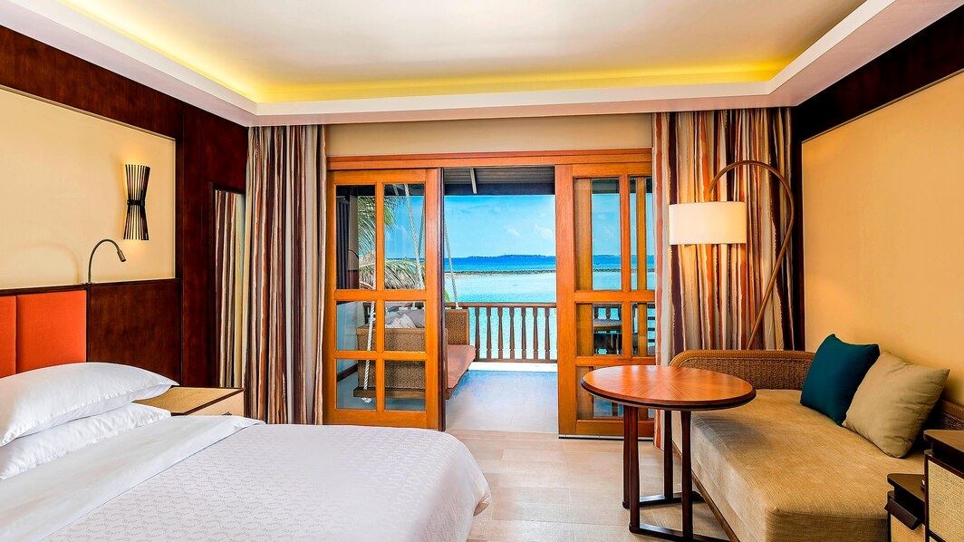 rooms-deluxe-beachfront