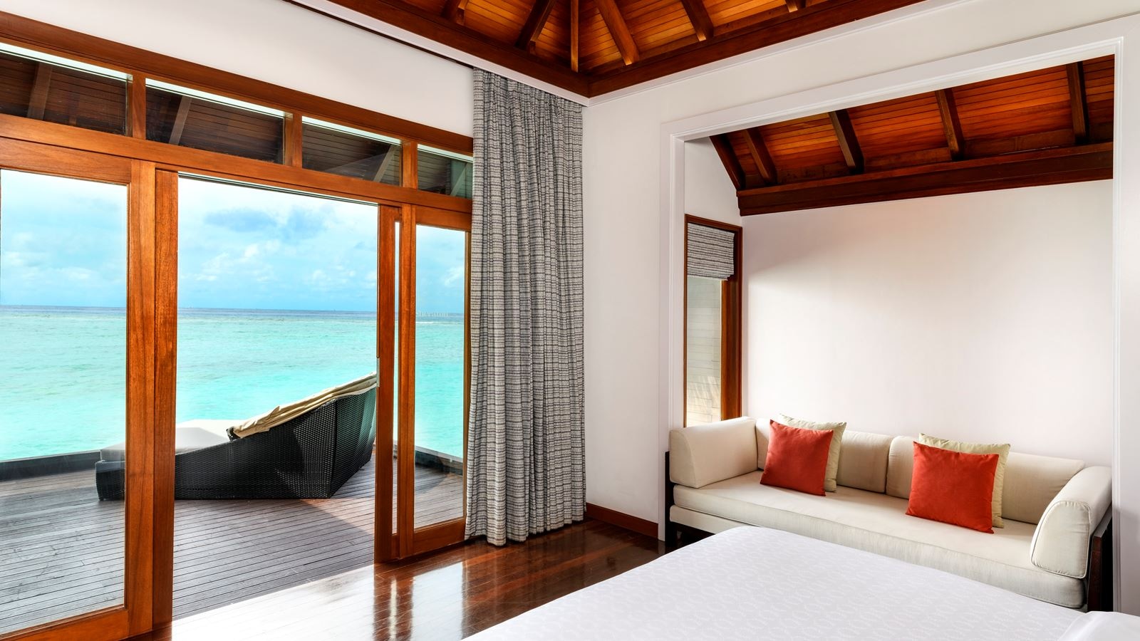 rooms-overwater-villa