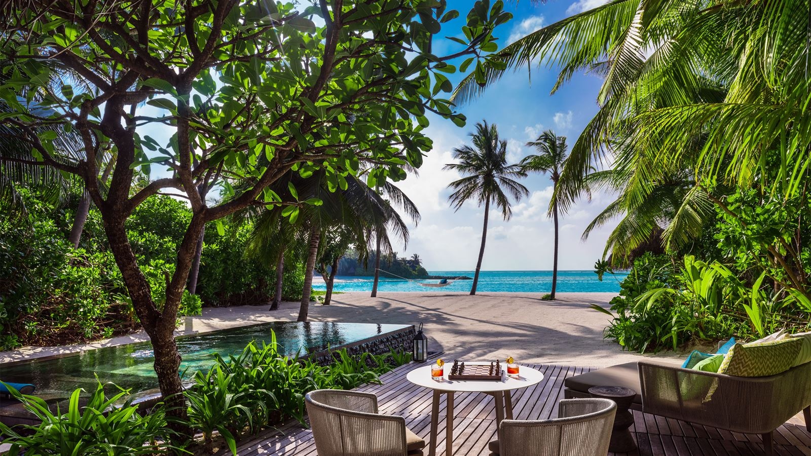 rooms-beach-villa-with-pool