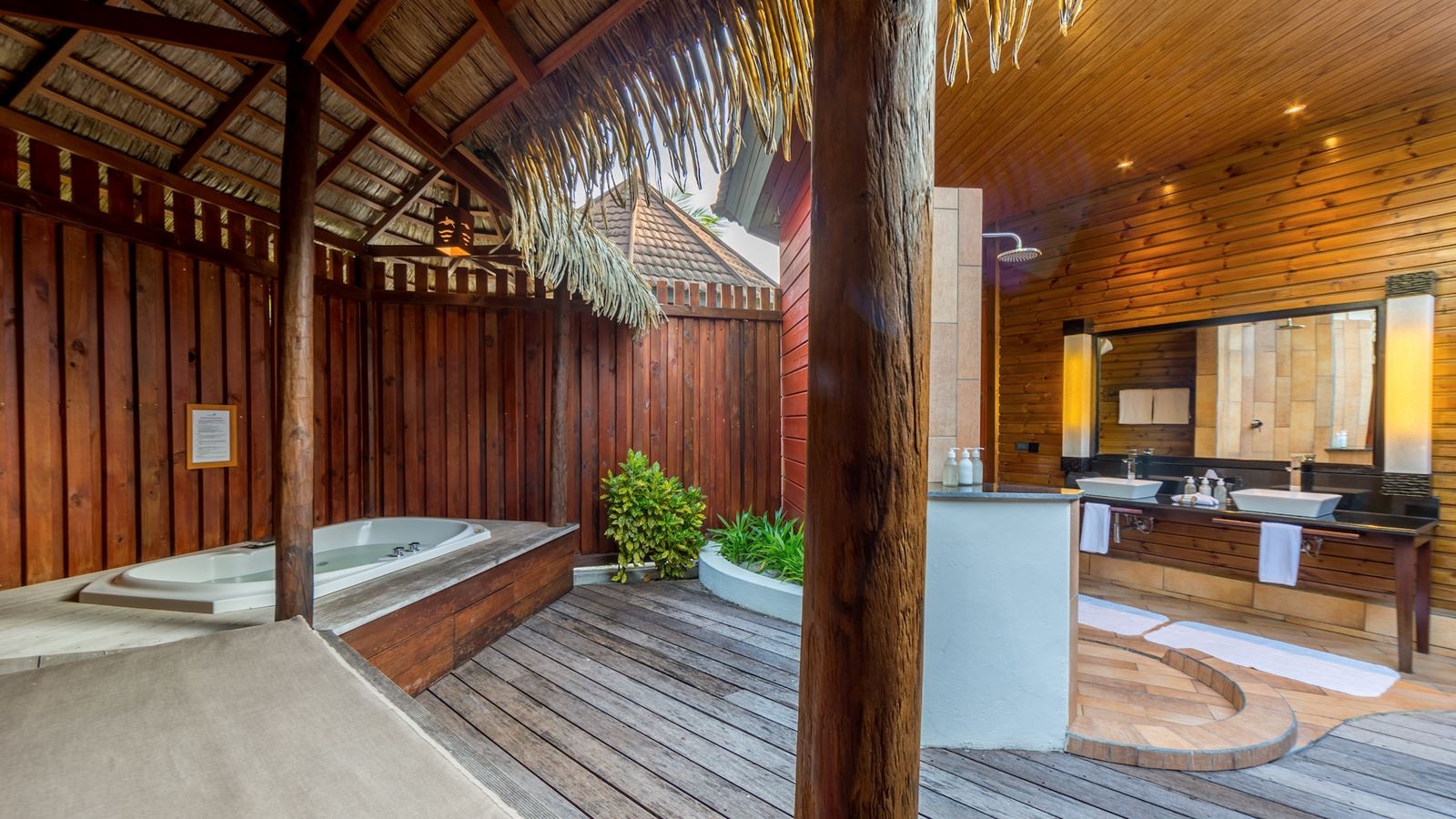 rooms-premium-jacuzzi-beach-villa