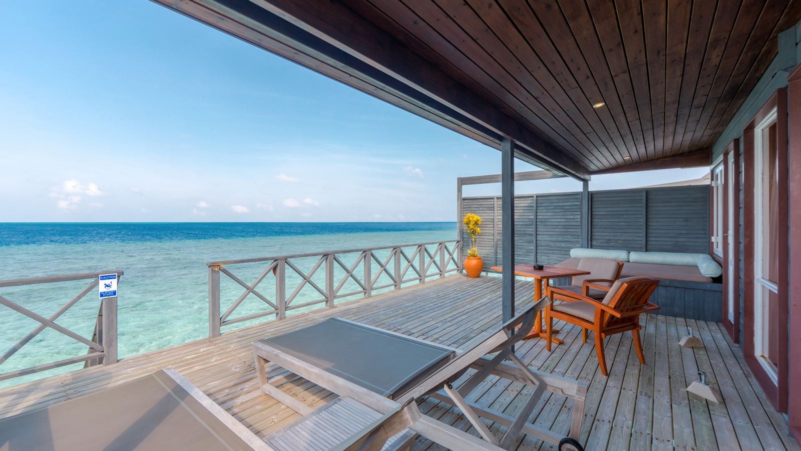 rooms-ocean-jacuzzi-water-villa