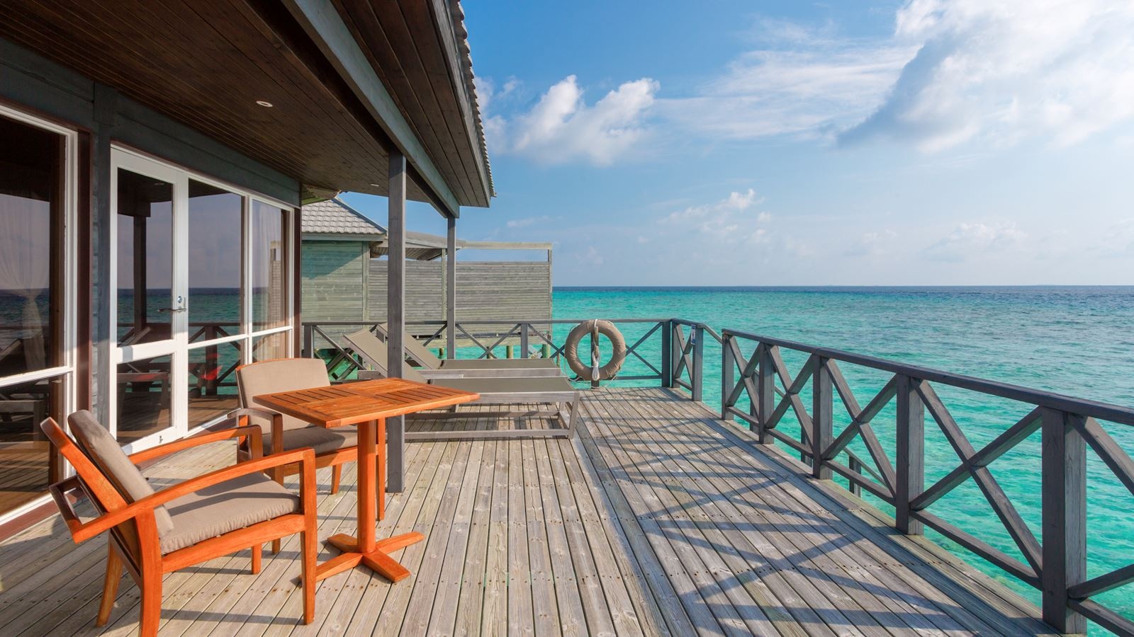 rooms-ocean-jacuzzi-water-villa