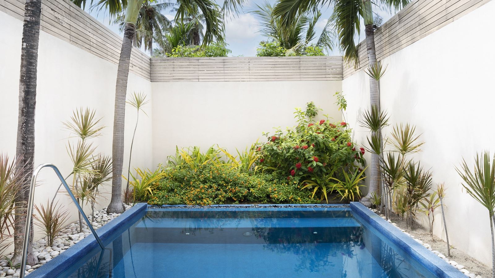 rooms-garden-pool-villa