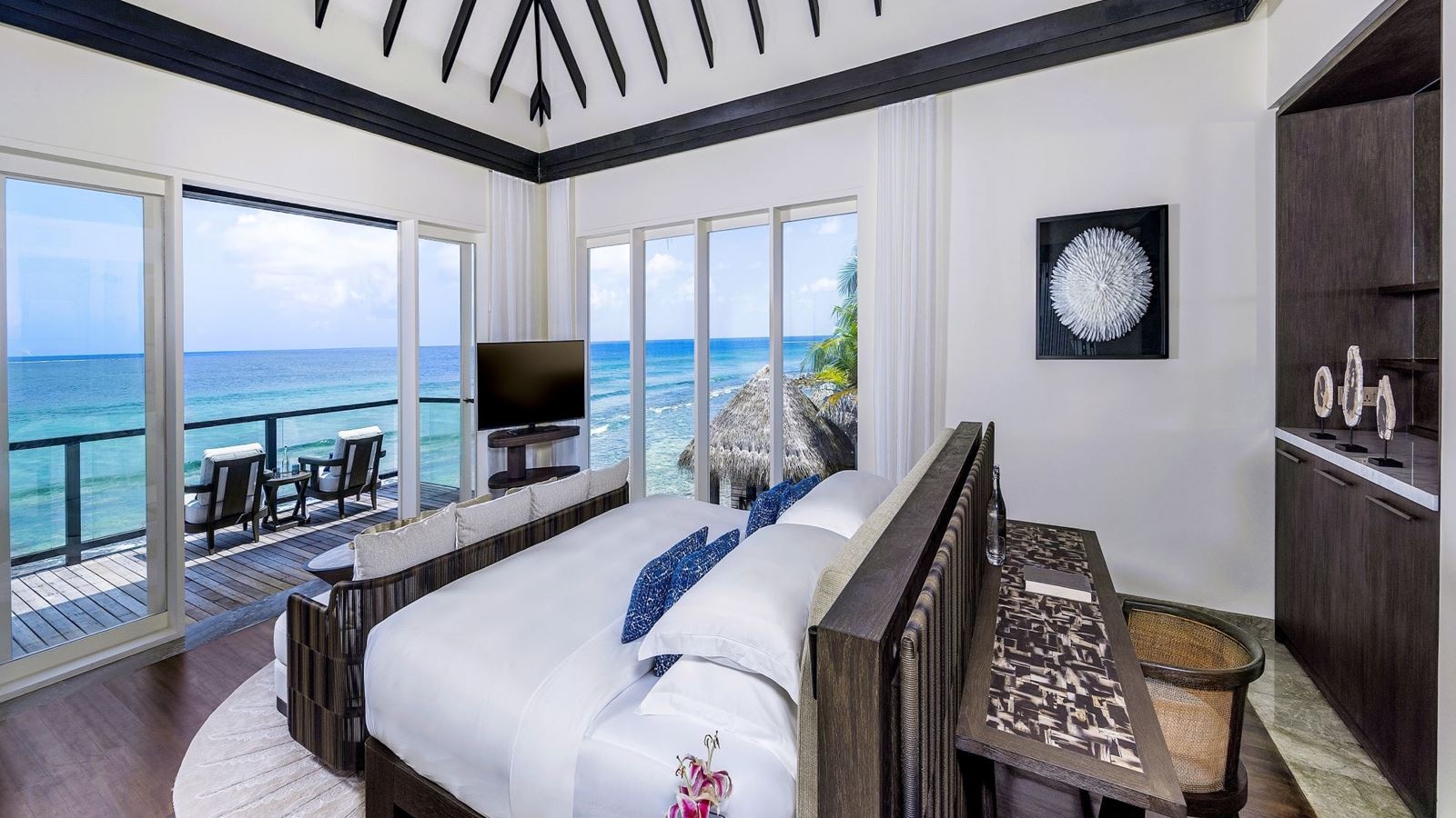 rooms-two-bedroom-beach-pool-residence