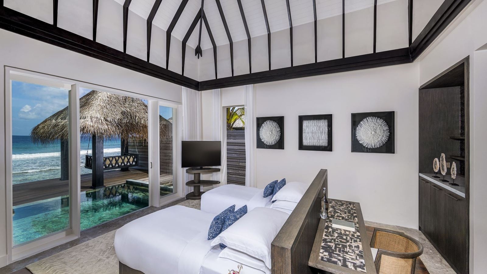 rooms-two-bedroom-beach-pool-residence