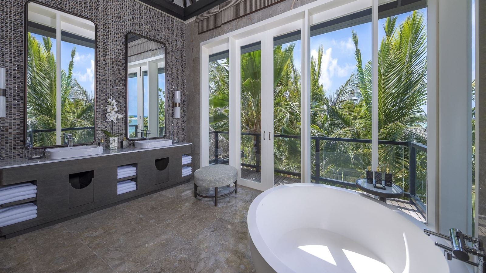 rooms-two-bedroom-beach-pool-residence