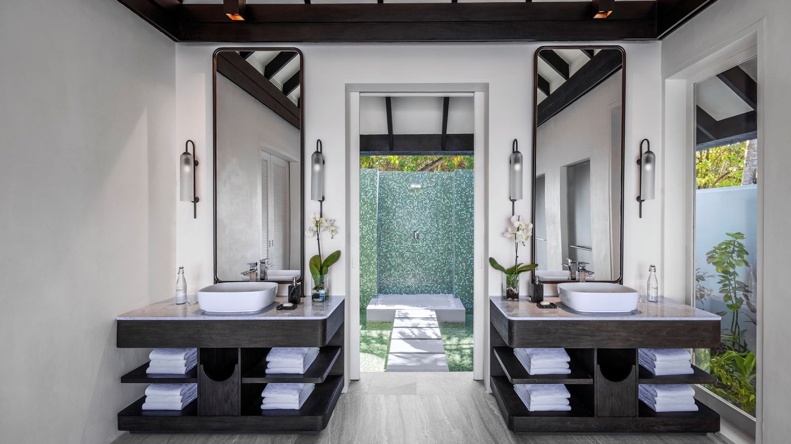 rooms-ocean-house-with-pool--private-beach-cabana