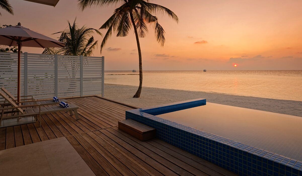 rooms-beach-villa-pool