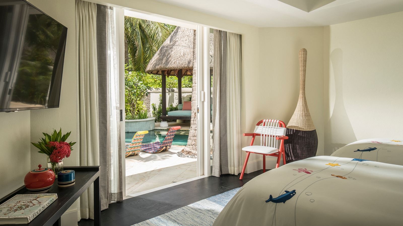 rooms-two-bedroom-beach-pavilion-with-pool