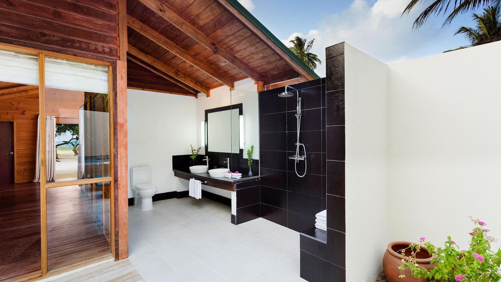 rooms-jacuzzi-beach-villa-18+-adults-only