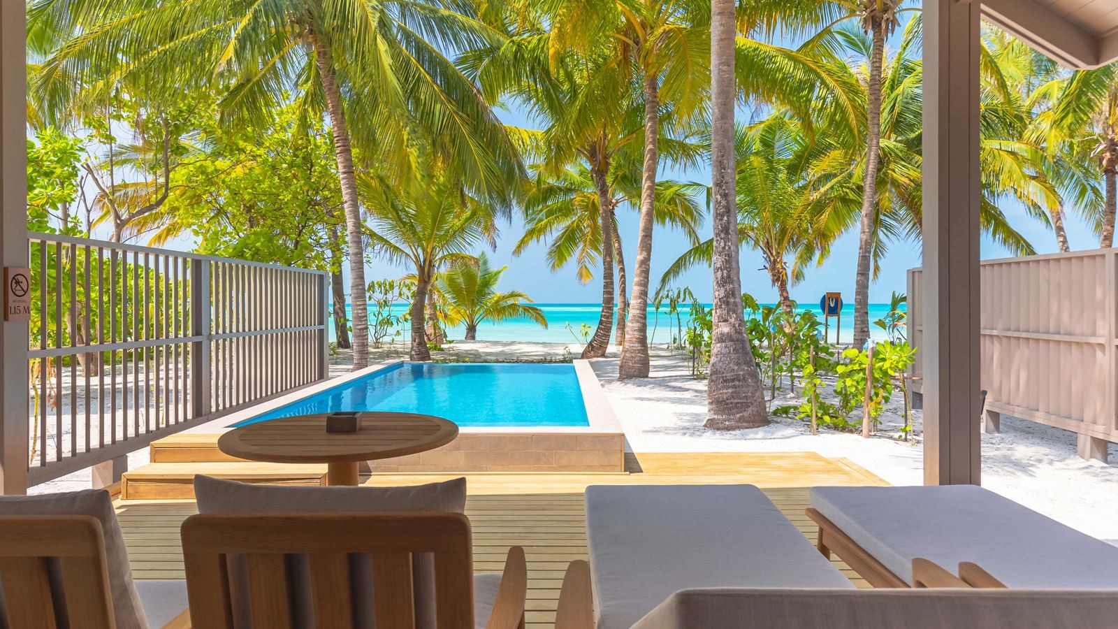 rooms-beach-pool-villa