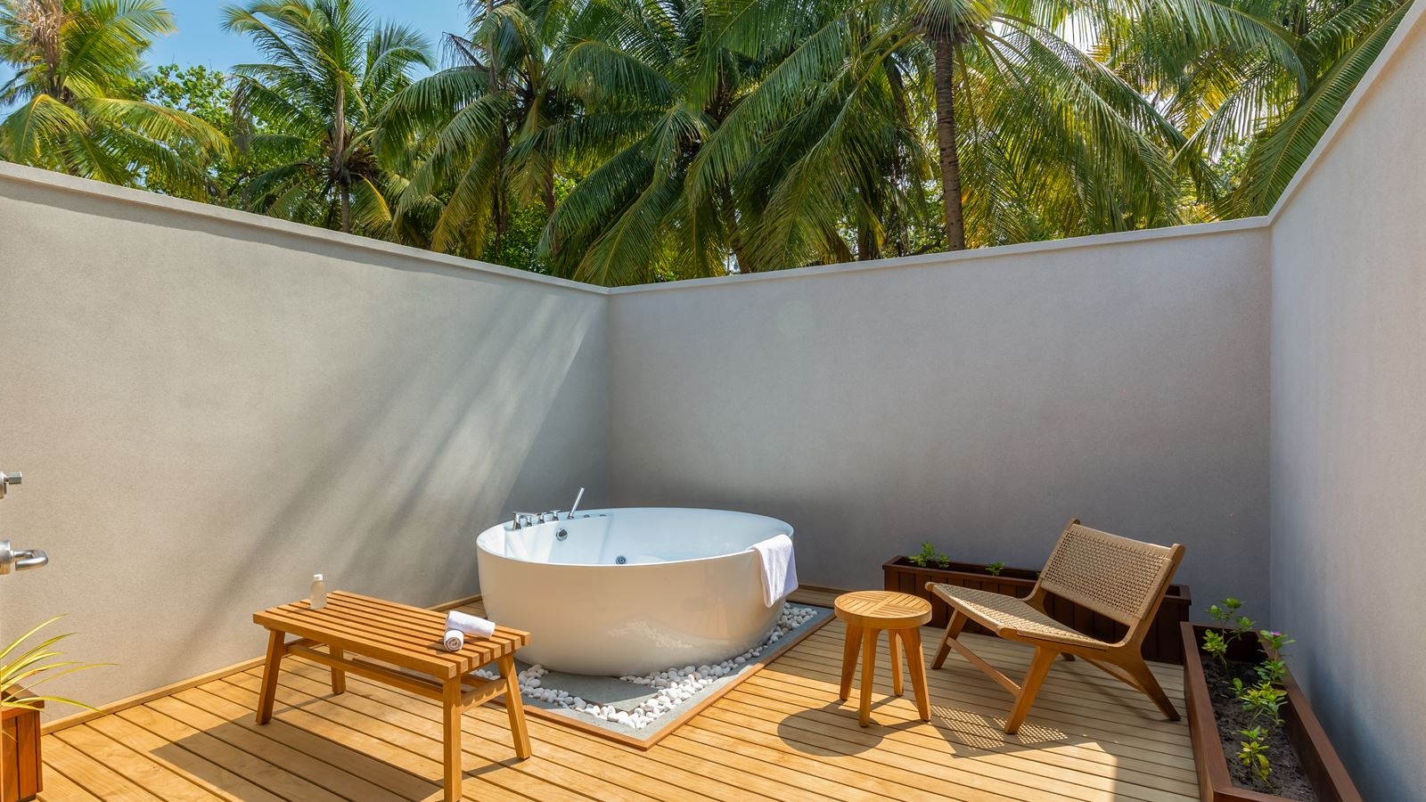 rooms-two-bedroom-beach-pool-villa