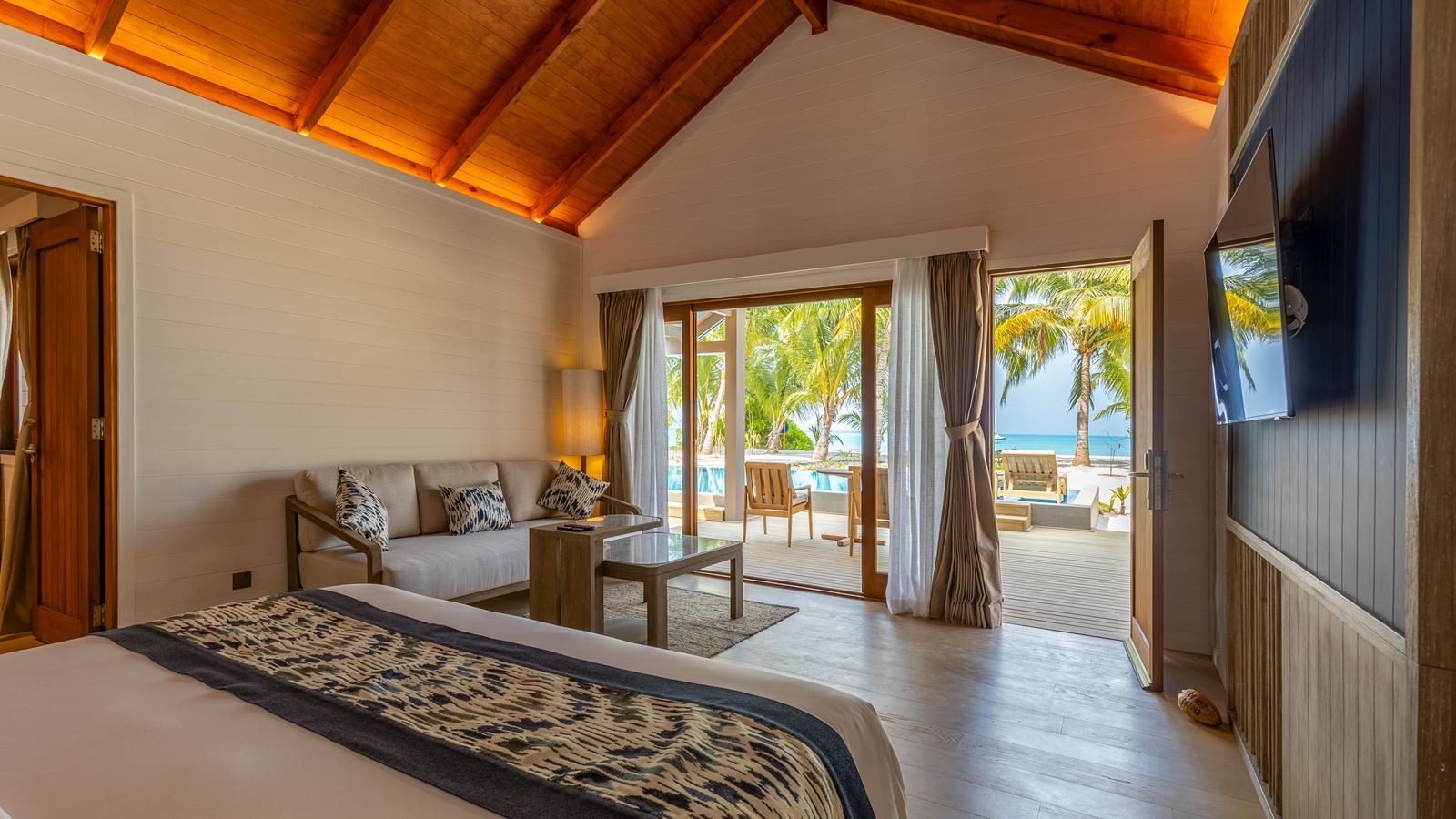 rooms-two-bedroom-beach-pool-villa