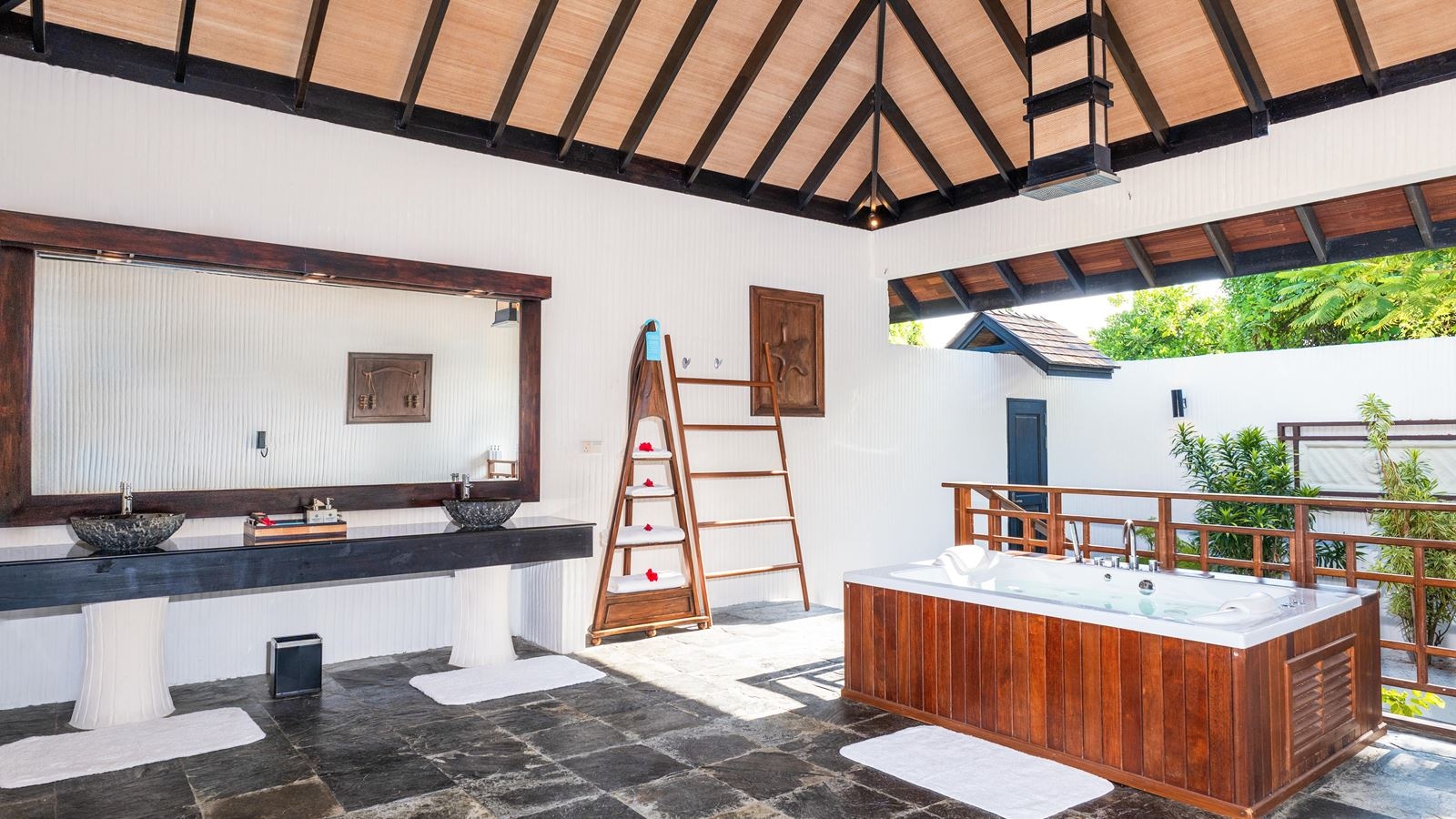 rooms-two-bedroom-beach-residence-with-pool