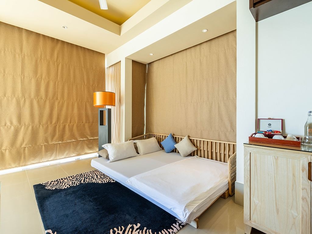 rooms-deluxe-inocean-pool-villa