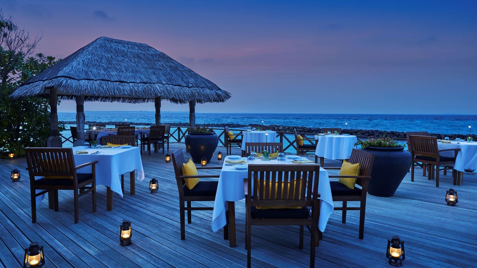 restaurants-open-the-grill-restuarnt