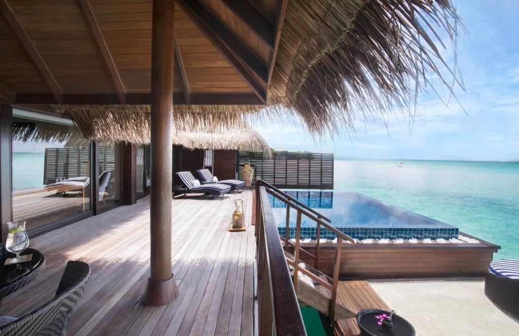 rooms-one-bedroom-ocean-suite-with-pool