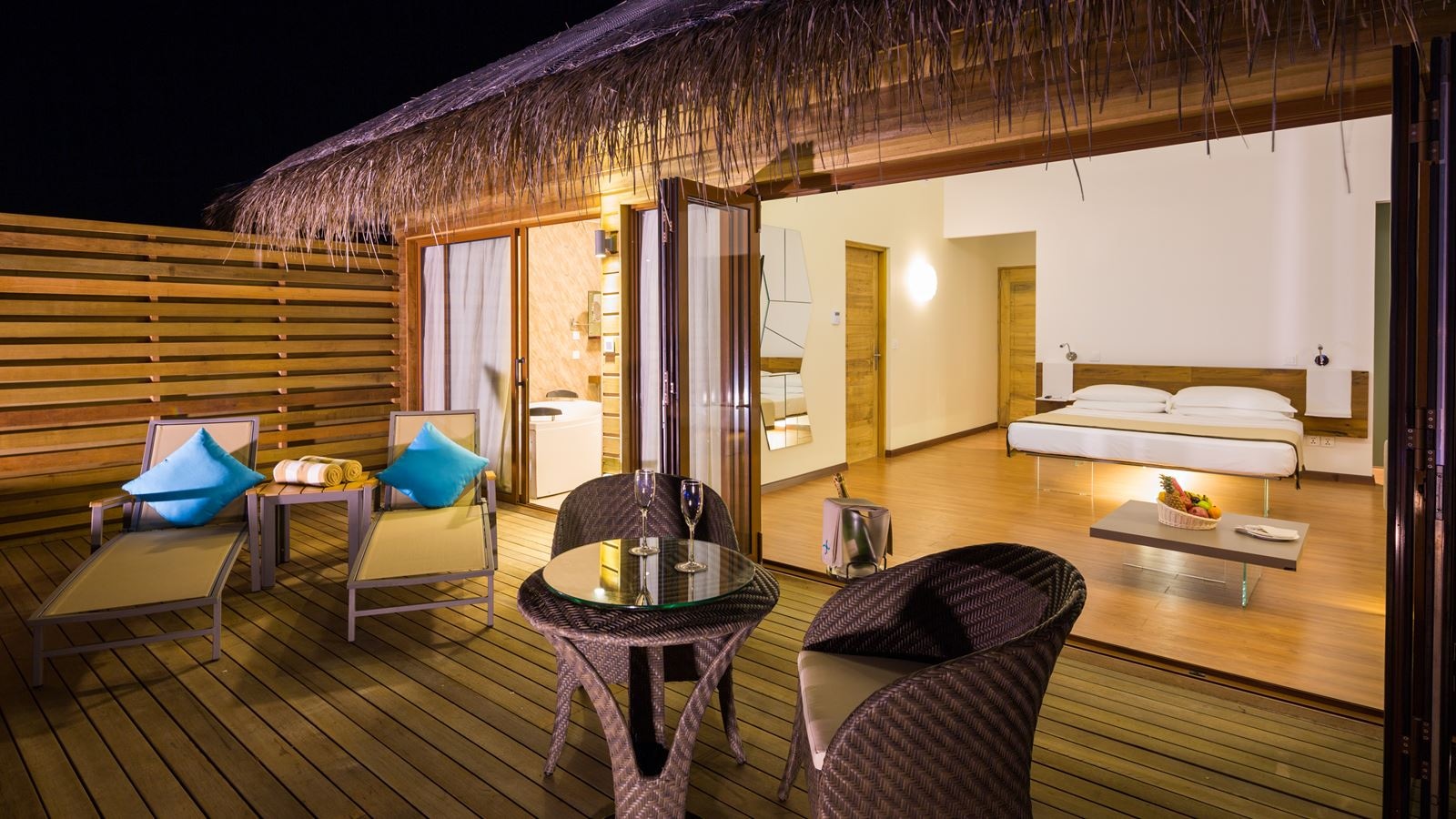 rooms-lagoon-suite-pool