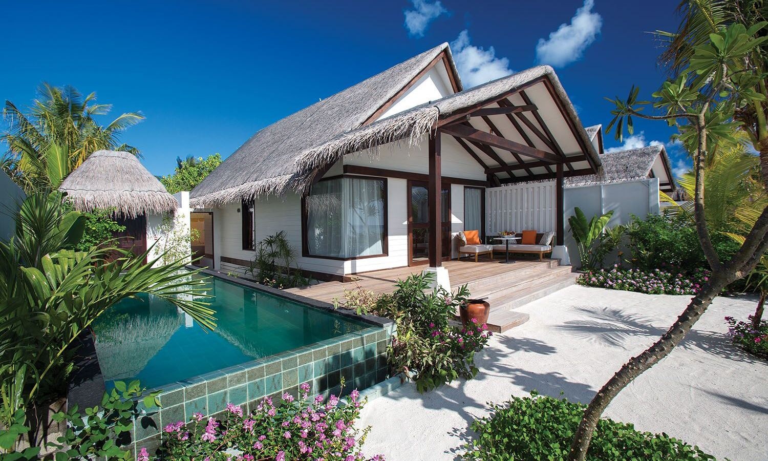 rooms-earth-villa-with-pool